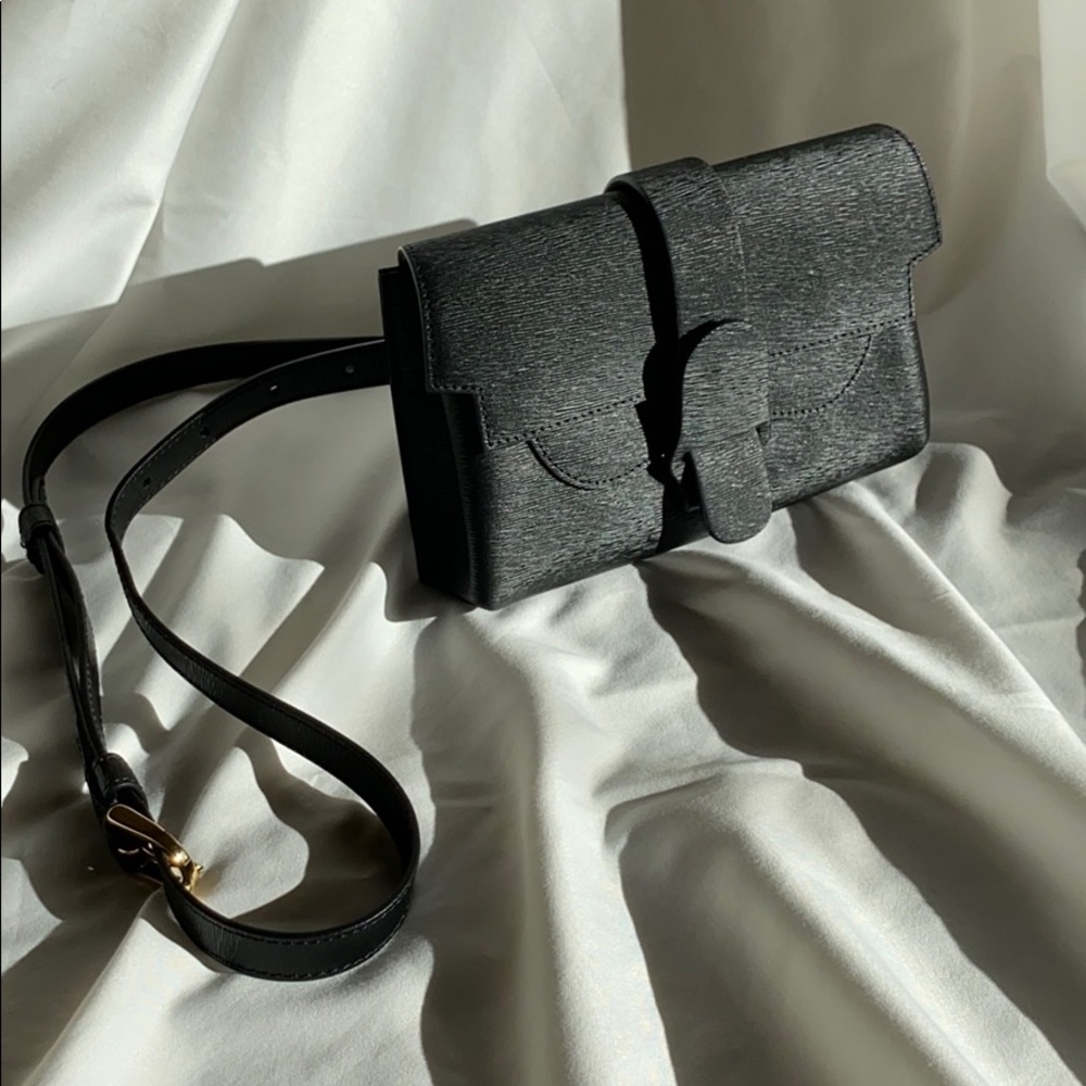 Senreve Aria Belt bag in Black Mimosa